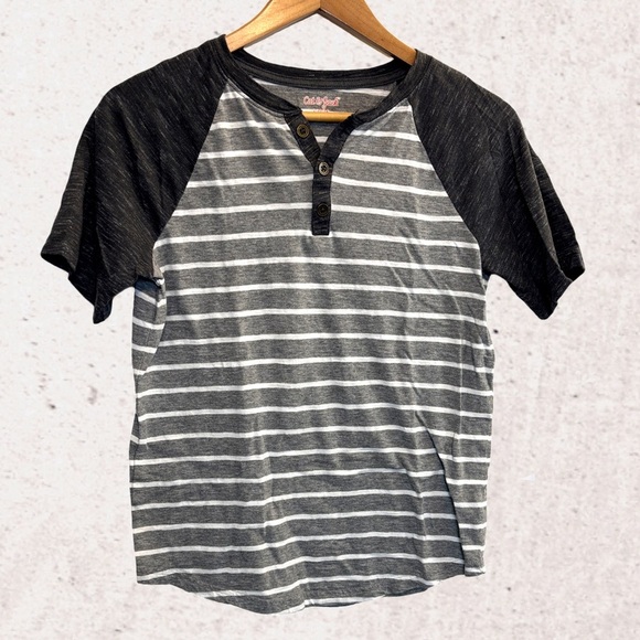 Cat & Jack Black and Gray Short Sleeve Tee - Picture 1 of 3